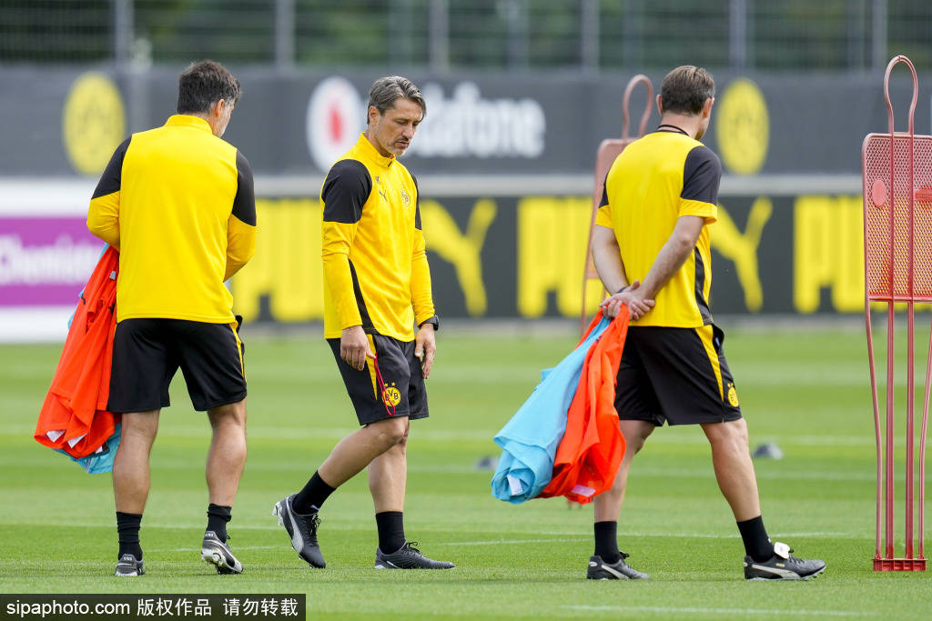 德甲球队多特蒙德训练备战新赛季比赛
德甲球队多特蒙德训练备战新赛季比赛