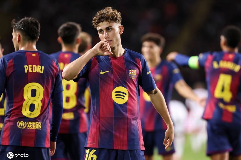 6-1,巴萨踢疯了!费尔明-洛佩斯上演帽子戏法
6-1,巴萨踢疯了!费尔明-洛佩斯上演帽子戏法